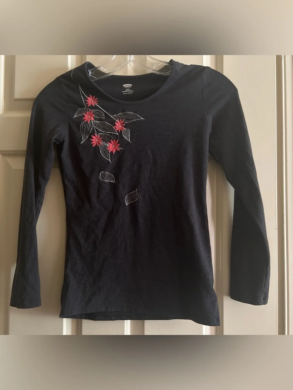 5/$20 Girls Longsleeve Shirt embroidered Flowers Size L (10/12)